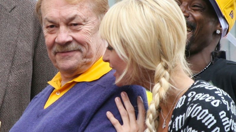 Illustration for article titled Jerry Buss, Surrounded By Boobs: A Tribute To The Greatest NBA Owner Ever